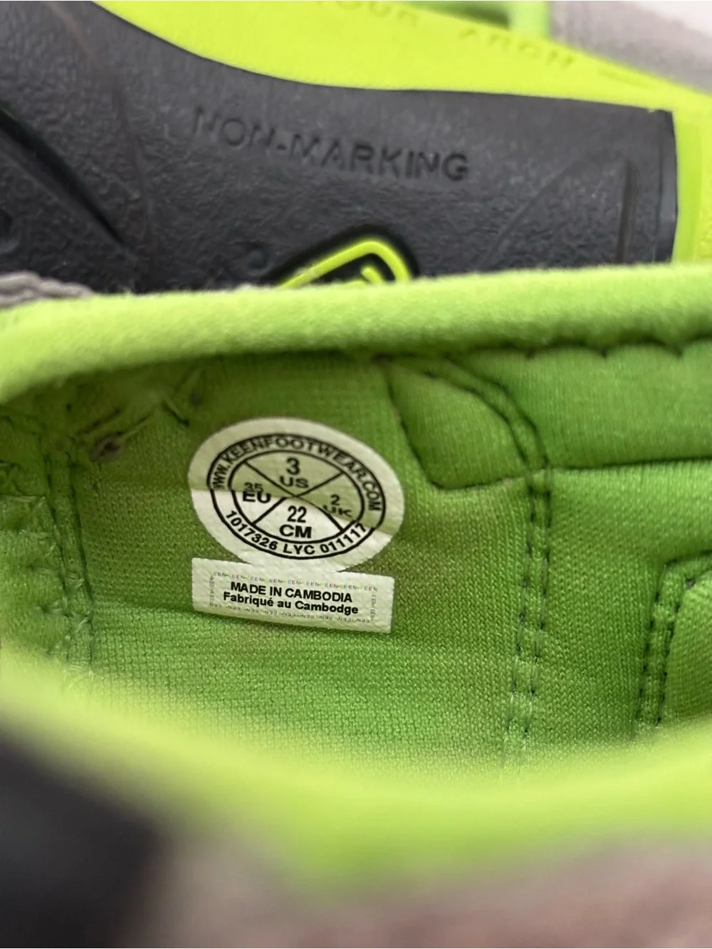 Keen breathable gray